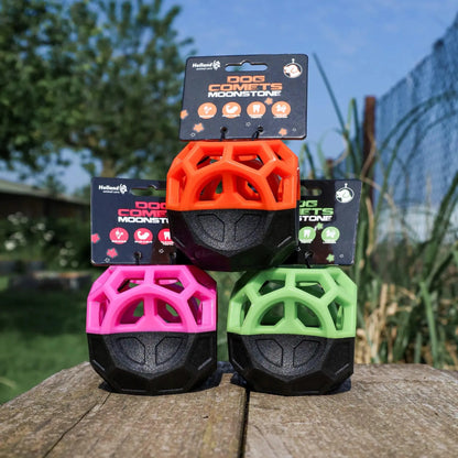 Kubus - Dog Comets - Enrichment speelgoed, hersenwerk, hersenwerk voor honden, hondenspeelgoed met pieper, Interactief hondenspeelgoed, Snuffel speelgoed voor je hond, snuffelen, speelgoed, sterk, Sterk interactief speelgoed voor je hond, Sterk speelgoed voor je hond, Stevig honden speelgoed, Stevig hondenspeelgoed - By Marley