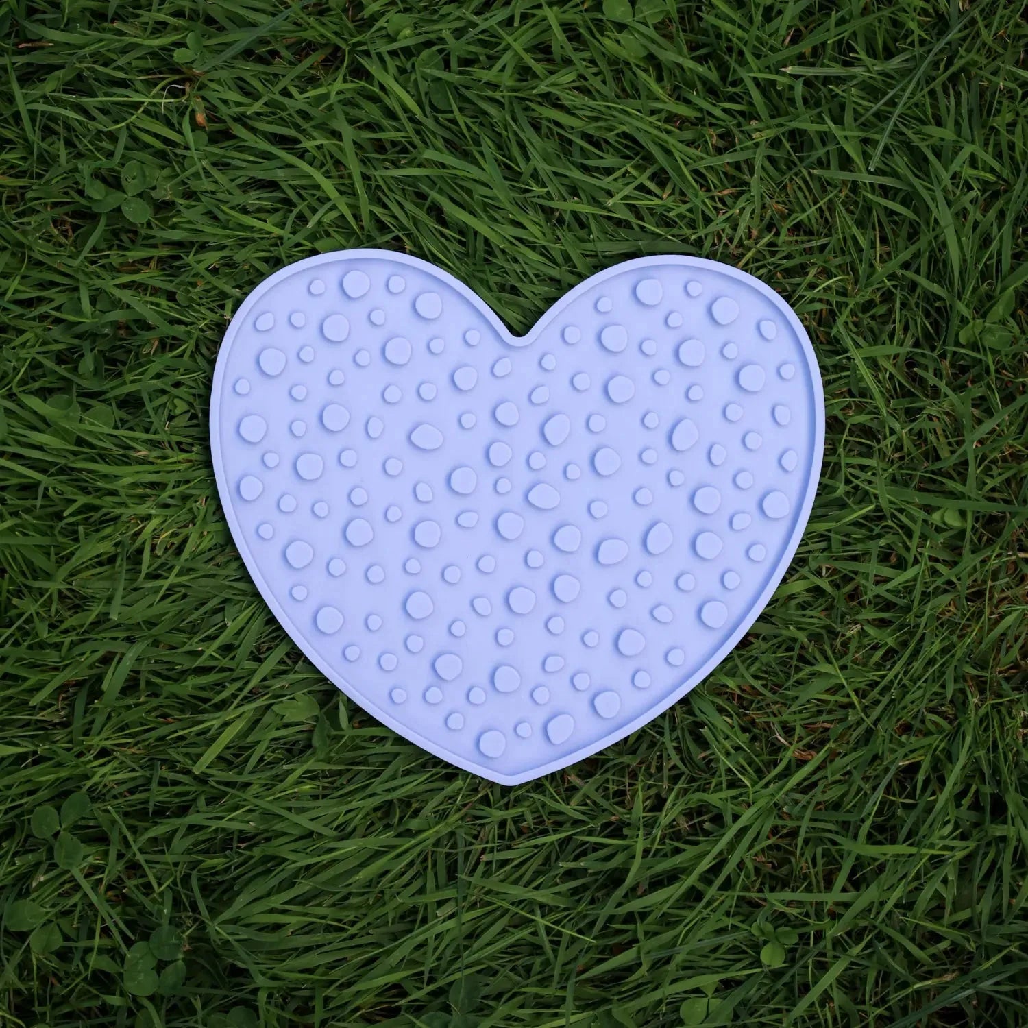 Likmat Heart - Licht blauw - DIY hondenijsje maken, Enrichment voor beginners, Enrichment voor honden, Hoe houd ik mijn puppy bezig?, Je hond kalmeren onder de douche, likmat, mentale stimulatie voor je hond, nieuw, Verrijking voor honden, Verrijking voor je puppy, Voedselverrijking voor honden - By Marley