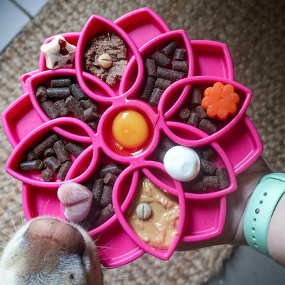 Mandala roze - Sodapup - Enrichment voor beginners, Enrichment voor honden, Je hond langzamer laten eten, je hond rustiger laten eten, Mentale stimulatie voor je hond, slowfeeder, slowfeeder voor honden, Sodapup, Verrijking voor honden - By Marley