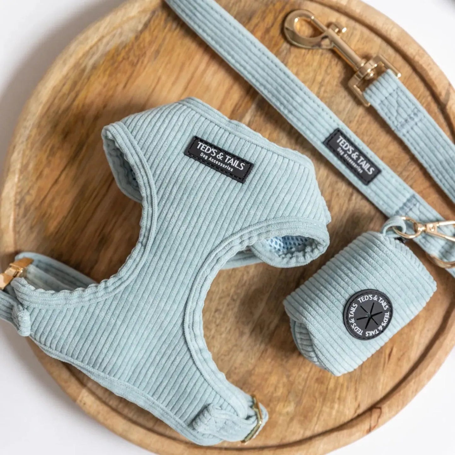 Minty May collectie - Ted's and Tails - boetiek, handsfree hondenriem, lente outfit voor je hond, Stoer hondentuigje, teds and tails - By Marley